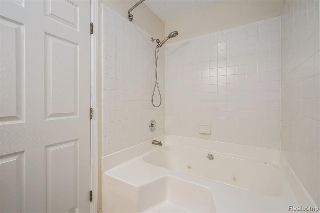 3598 Bent Trail Drive, Ann Arbor, MI 48108 — Photo 24