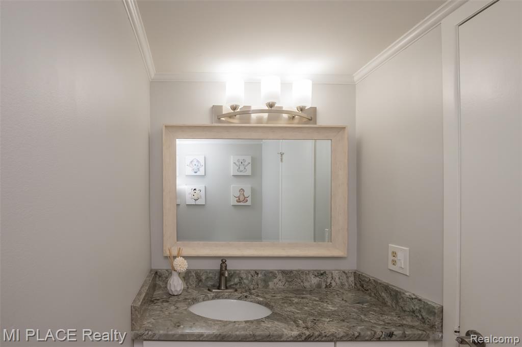 1599 Brentwood Drive, Troy, MI 48098 — Photo 20