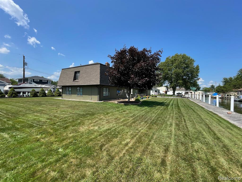 46070 EDGEWATER Drive, Chesterfield, MI, 48047