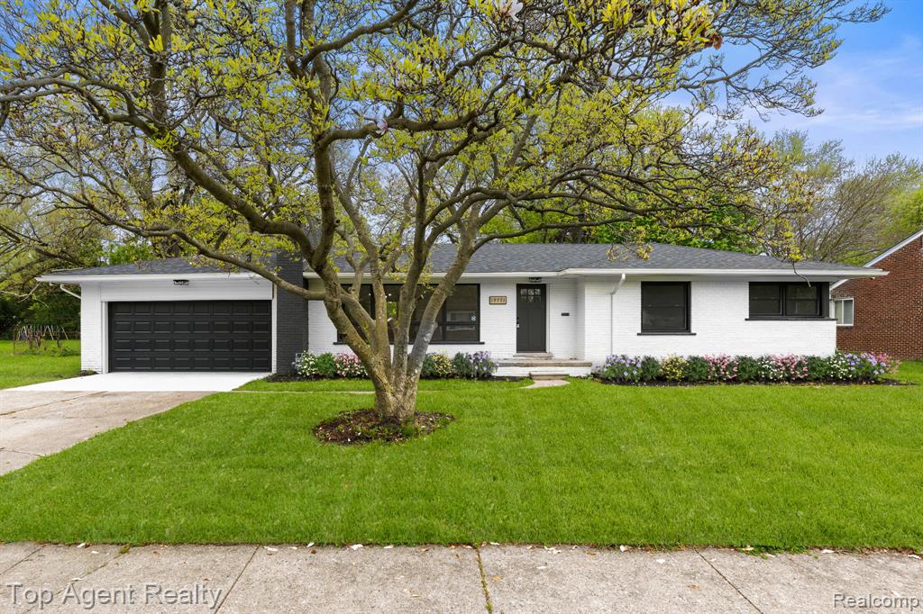 19771 Old Homestead Drive, Harper Woods, MI 48225