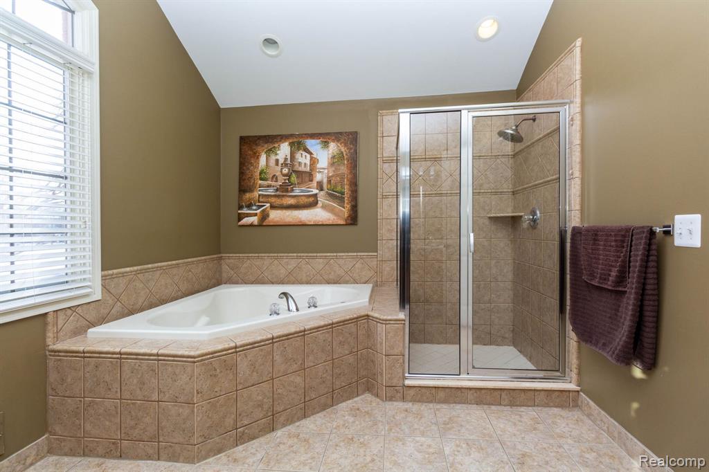 49683 Yale Drive, Macomb, MI 48044 — Photo 25