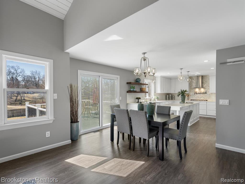 576 E Flint Street, Lake Orion, MI 48362 — Photo 10