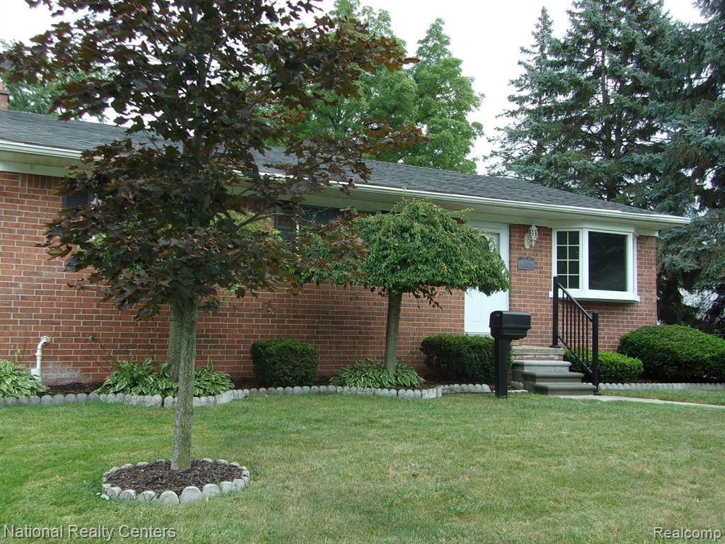 5856 HENRY RUFF Road, Garden City, MI — Photo 2