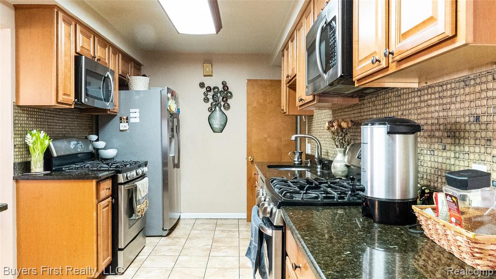 24641 Church Street, Oak Park, MI 48237 — Photo 27