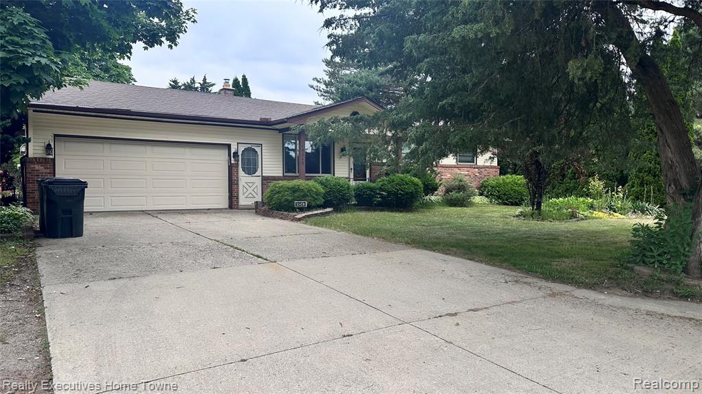 49545 SCHOENHERR Road, Shelby Twp, MI 48315 — Photo 2