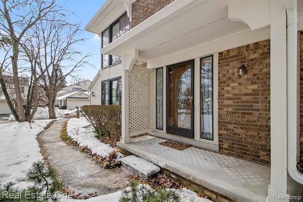 7174 Creeks Crossing, West Bloomfield, MI — Photo 28
