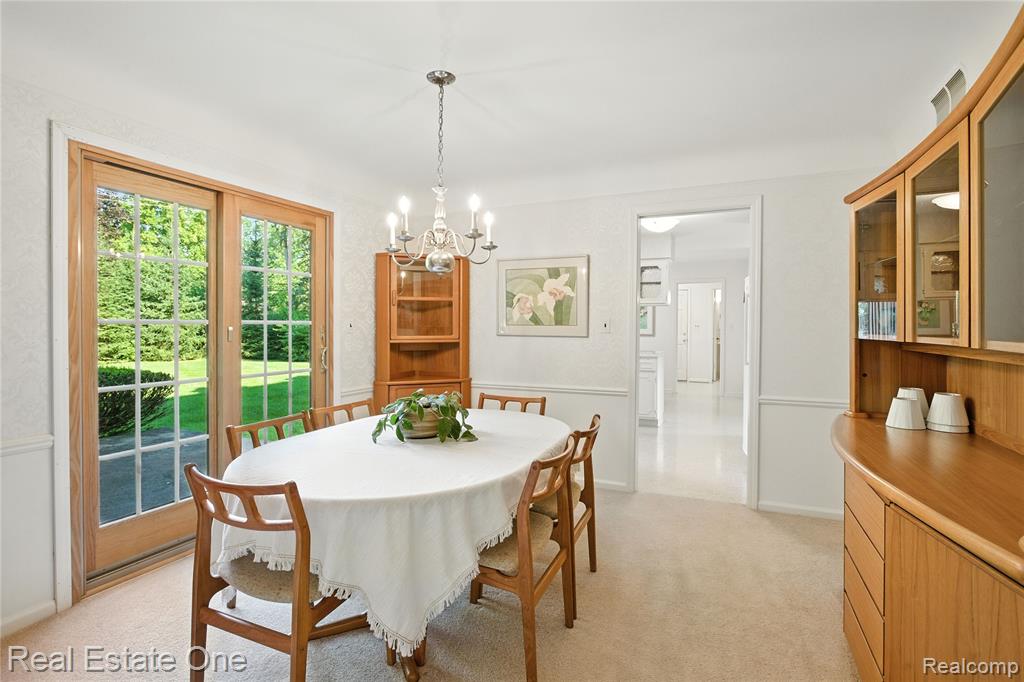 604 Longford Drive, Rochester Hills, MI 48309 — Photo 9