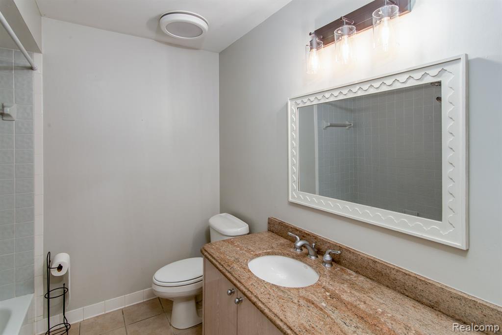 6598 MAPLE LAKES Drive, West Bloomfield, MI — Photo 19