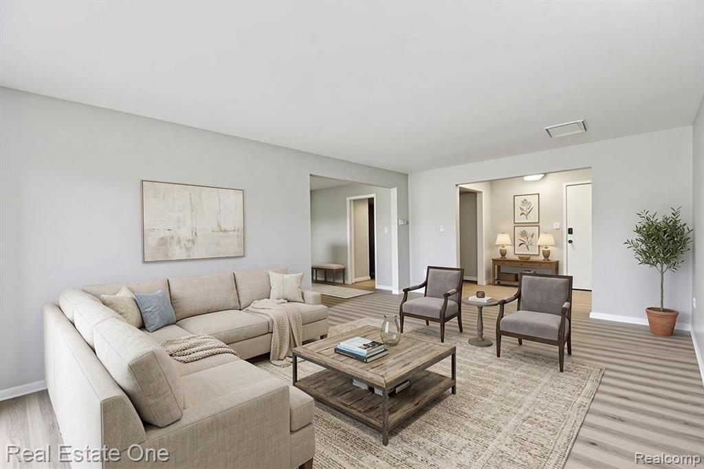 7329 Creek View Circle, West Bloomfield, MI — Photo 9