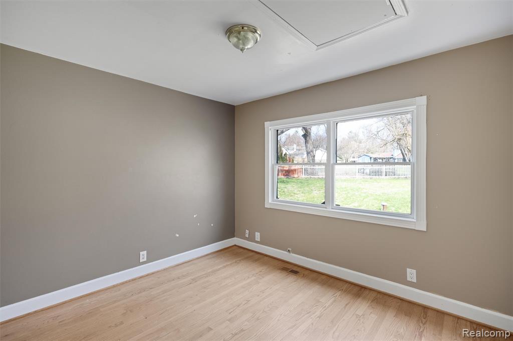 590 Hillwood, White Lake, MI 48383 — Photo 24