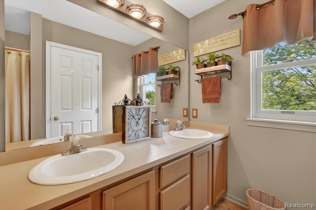 764 Town Trail, Pinckney, MI 48169 — Photo 21