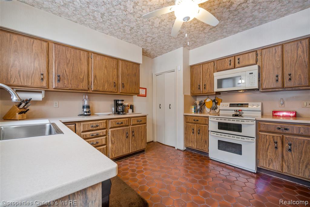 19511 Lowell Drive, Detroit, MI 48203 — Photo 14