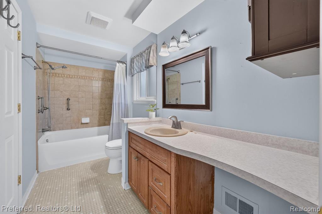 46596 Maidstone Road, Canton, MI 48187 — Photo 31