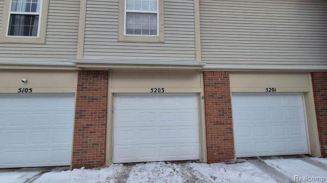 5203 Chesapeake Circle, Walled Lake, MI 48390 — Photo 31