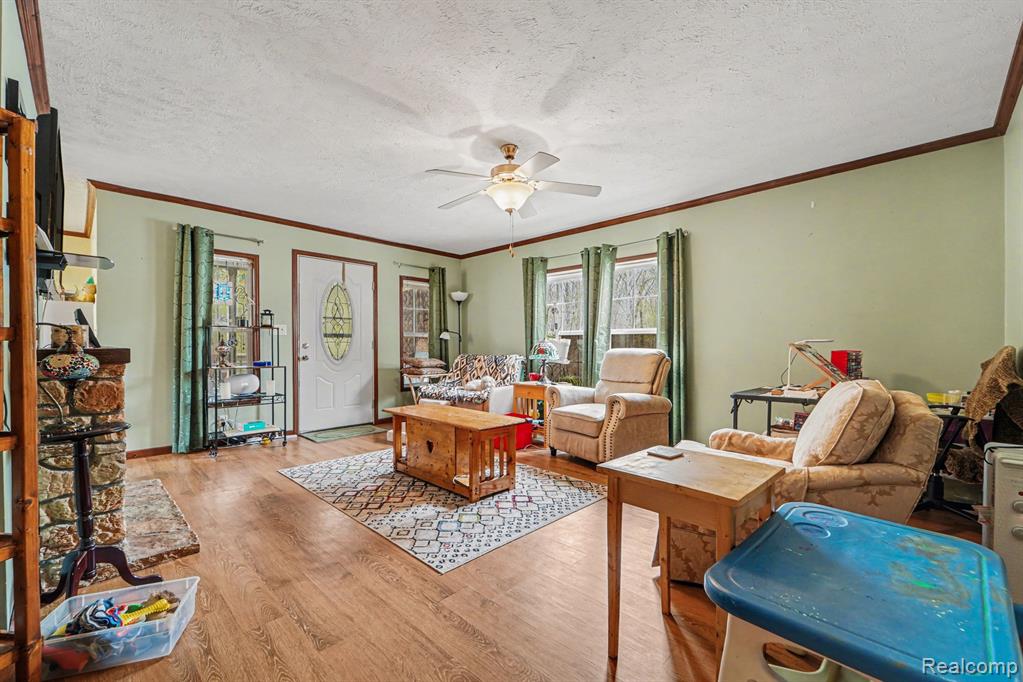 1031 Falstaff Circle - Photo 2