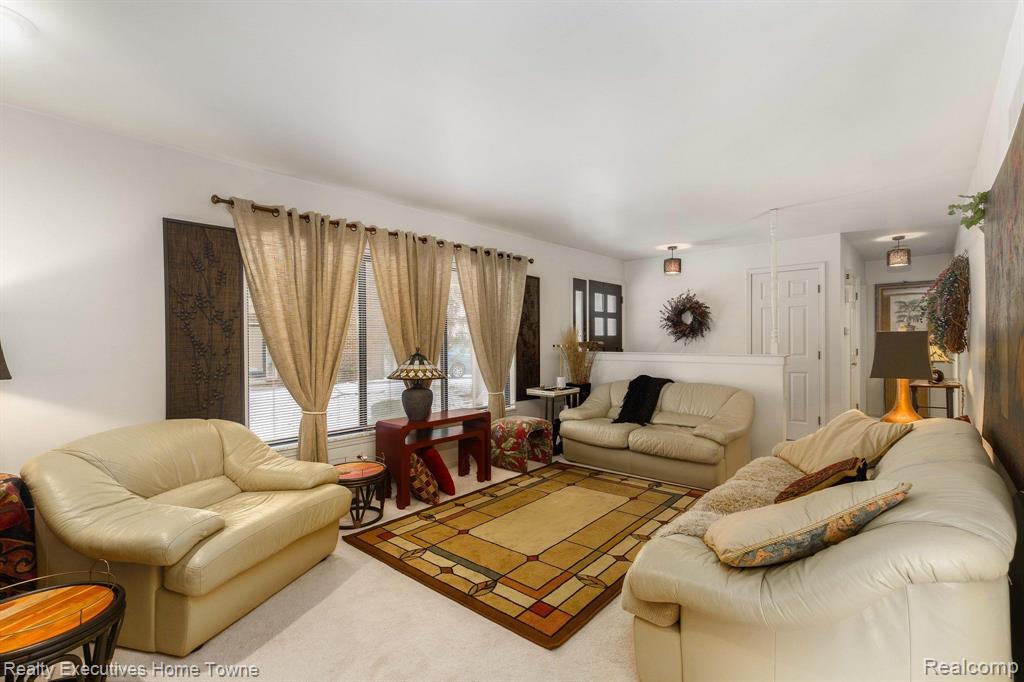 42509 ELDON Circle, Clinton Twp, MI 48038 — Photo 5