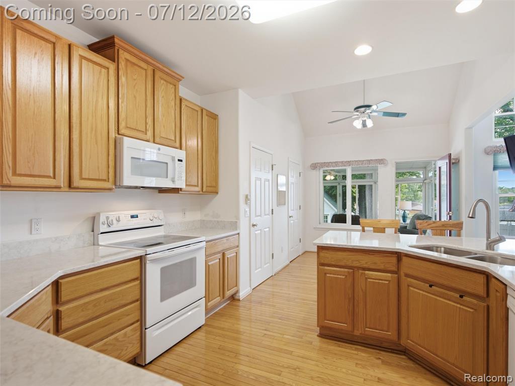 7495 Kovacs Drive, Linden, MI 48451 — Photo 8