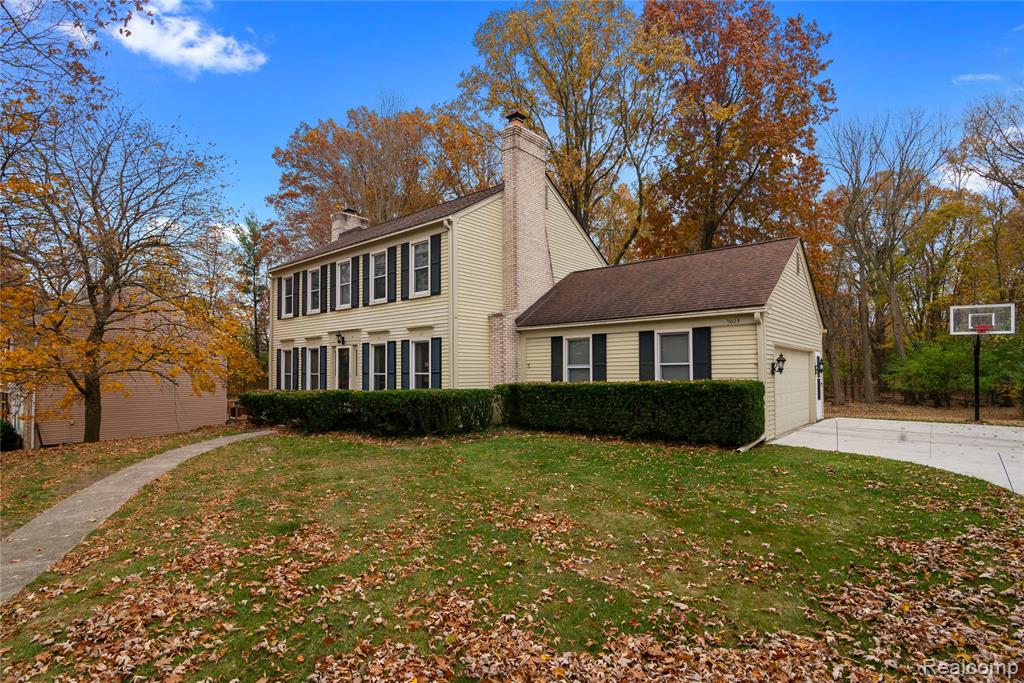 5023 Meadowbrook Drive, West Bloomfield, MI — Photo 2
