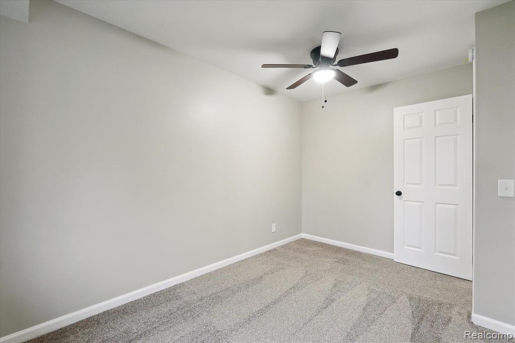 7107 FAIRGROVE Drive, Swartz Creek, MI 48473 — Photo 27