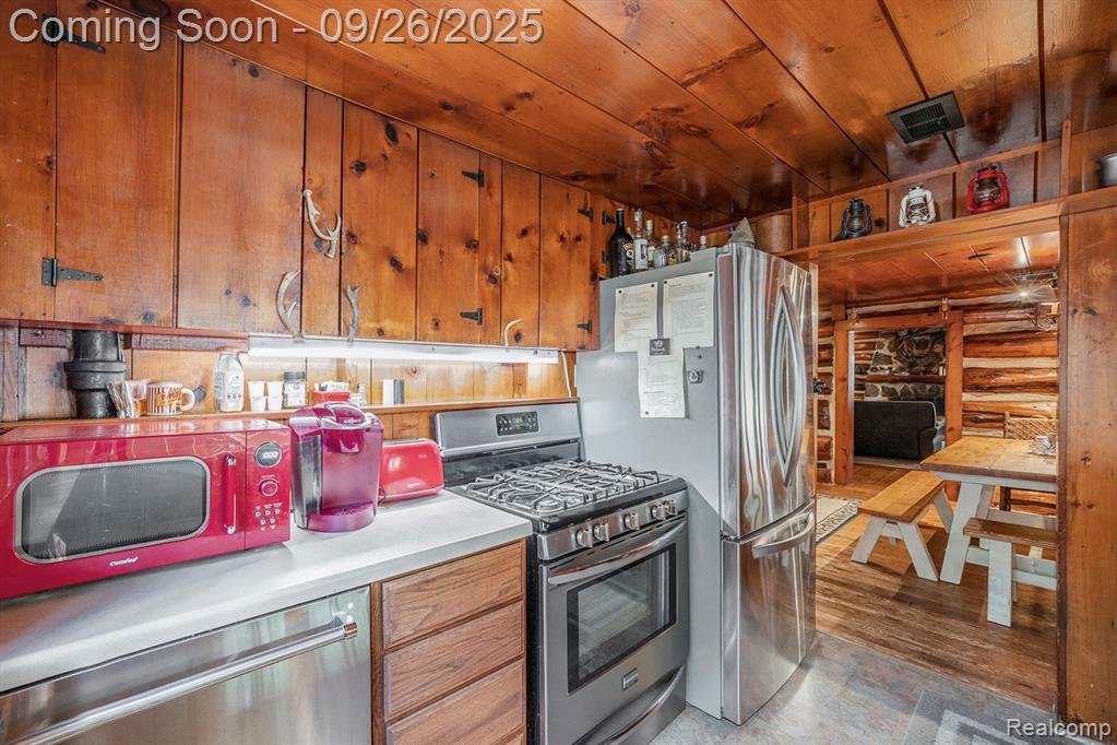 8085 High Point Trail, White Lake, MI — Photo 10