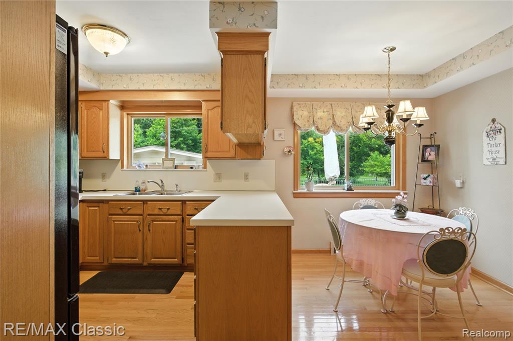 415 Booth Road, Troy, MI 48085 — Photo 13