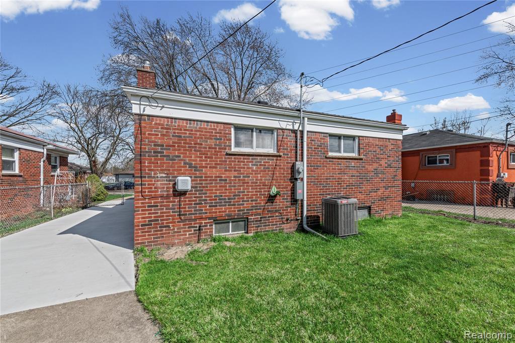 9916 Rosedale Boulevard, Allen Park, MI 48101 — Photo 7
