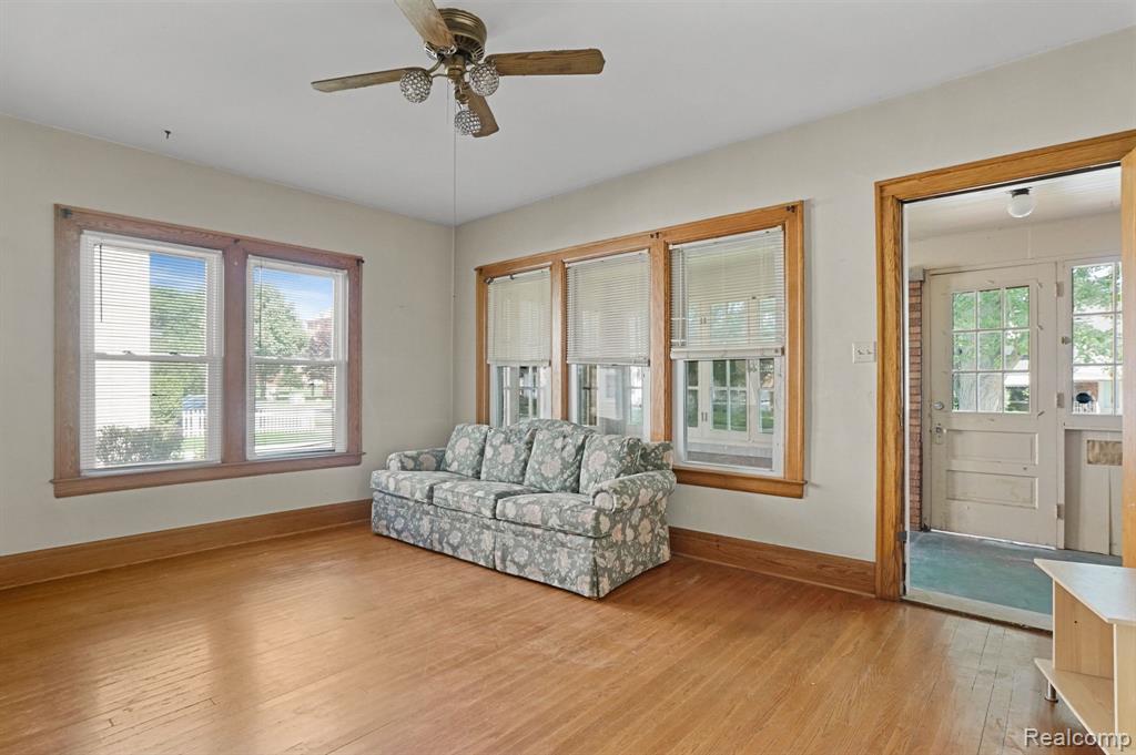 95 AHRENS Street, Mount Clemens, MI 48043 — Photo 7
