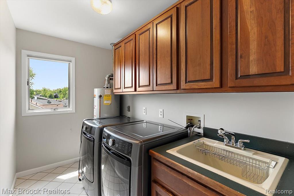 1317 Castlewood Drive, White Lake, MI — Photo 38