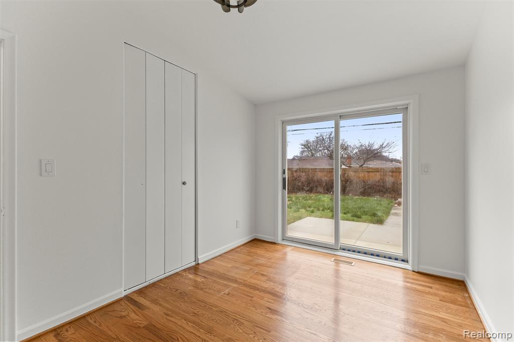 7423 Amboy Street, Dearborn Heights, MI 48127 — Photo 23