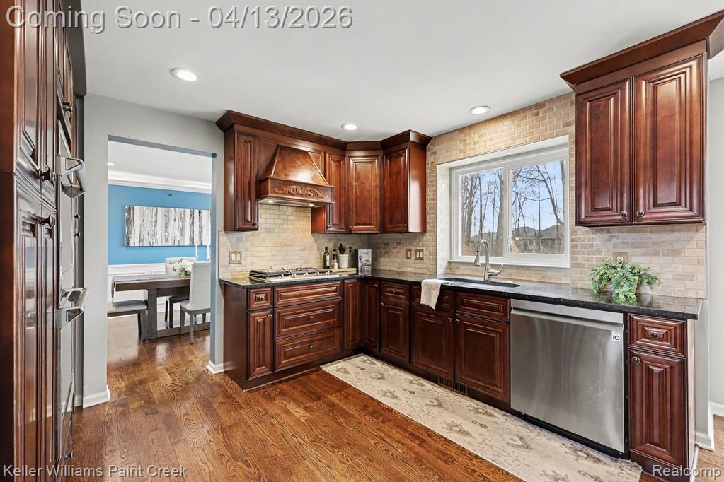 18124 Bayside Drive, Macomb, MI 48042 — Photo 5