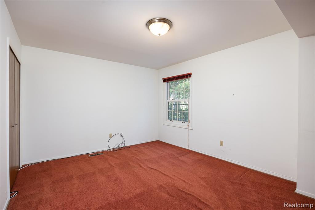 19646 Wilshire Boulevard, Beverly Hills, MI 48025 — Photo 12