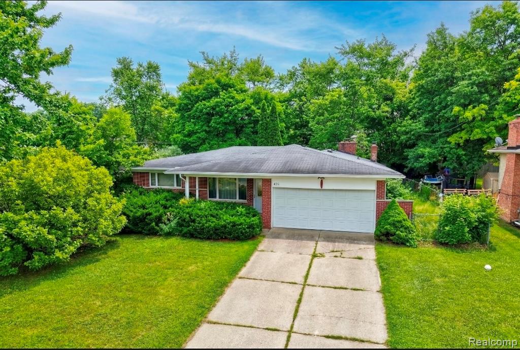 439 Windmill Point Drive, Flushing, MI 48433 — Photo 2