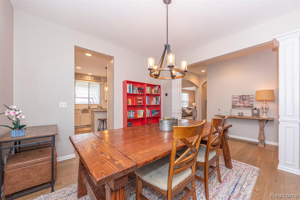 806 LAKE WOODS Drive, Canton, MI 48188 — Photo 14