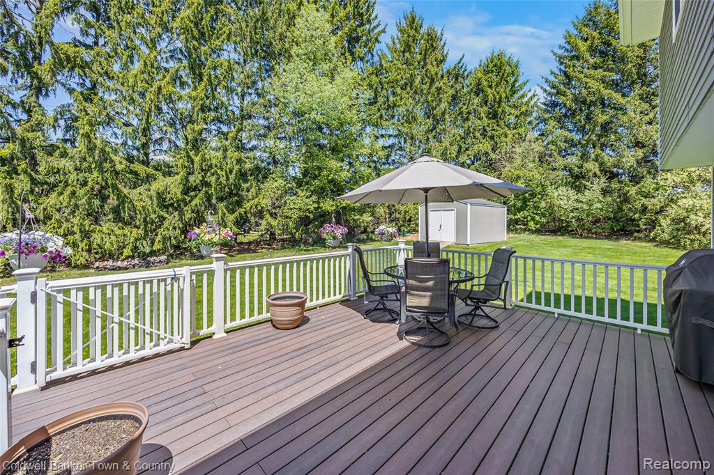 9122 Oneida Way, Pinckney, MI 48169 — Photo 10
