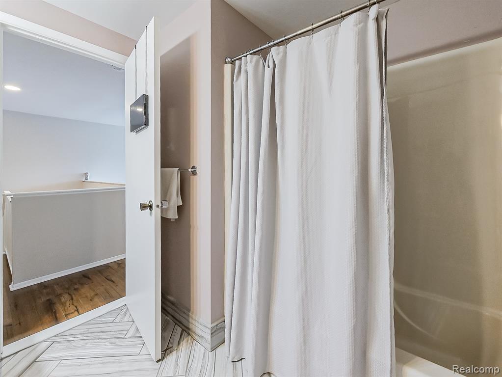 7418 Azalea Court, West Bloomfield, MI — Photo 19