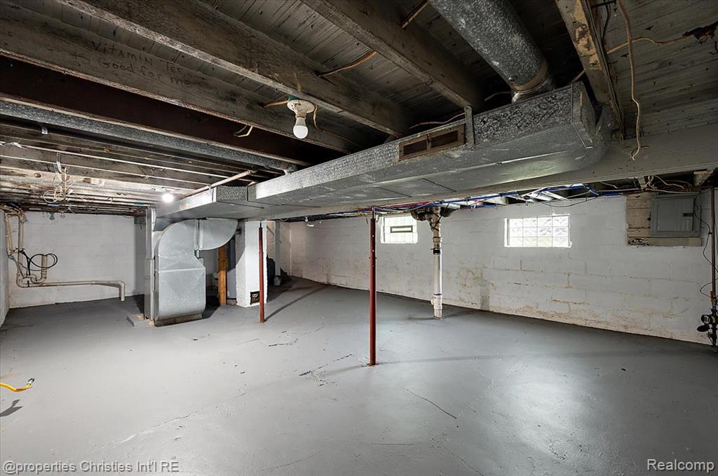 80 Michigan Avenue, Pontiac, MI 48342 — Photo 29