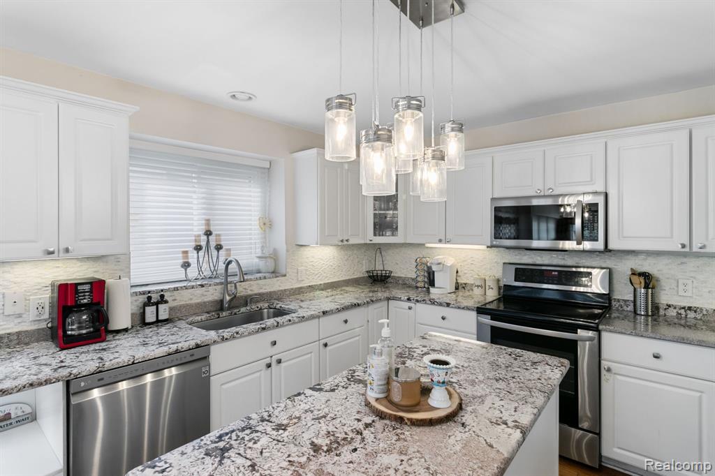 43552 INGLENOOK CT, Sterling Heights, MI 48314 — Photo 18