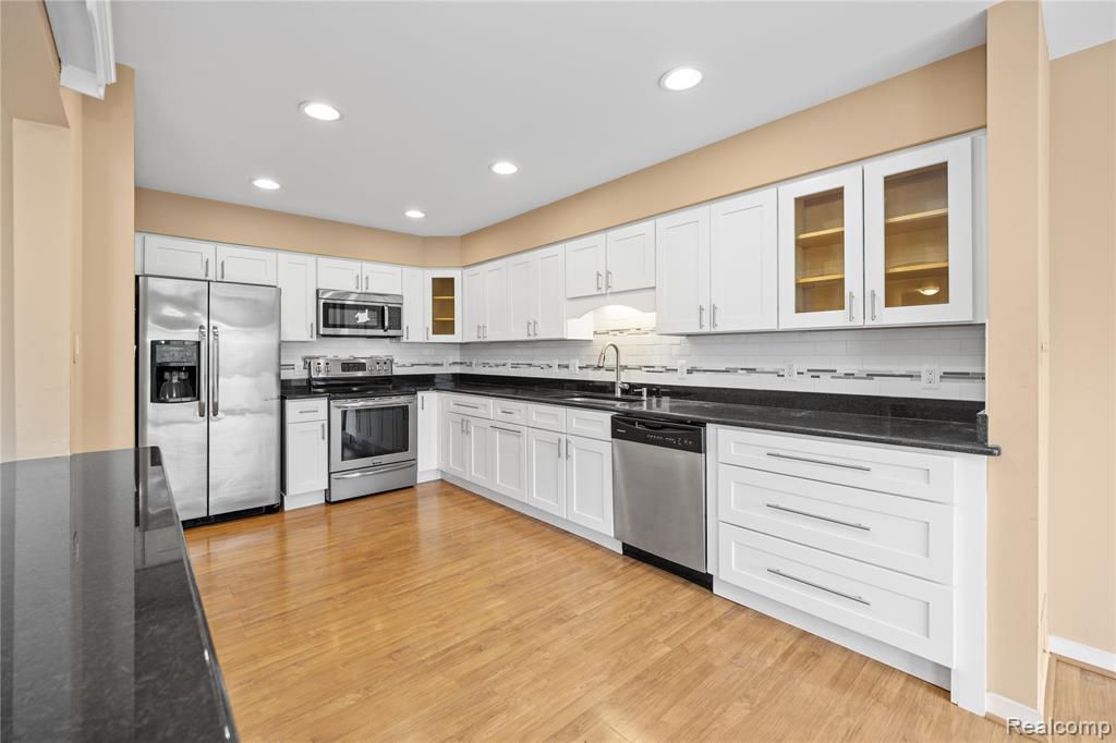 6607 Westbrooke Court, West Bloomfield, MI — Photo 12