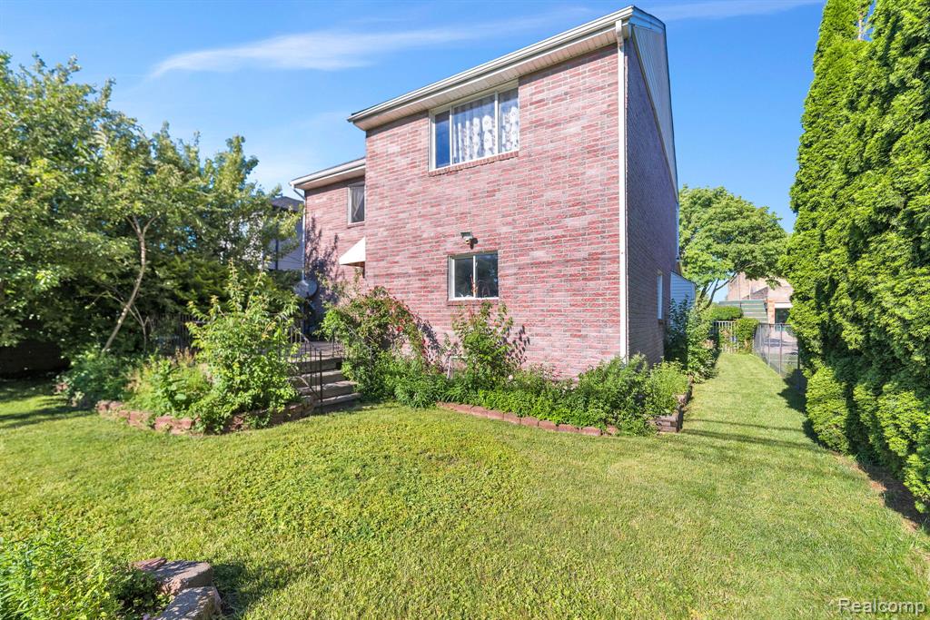 7511 Orchard Avenue, Dearborn, MI 48126 — Photo 4