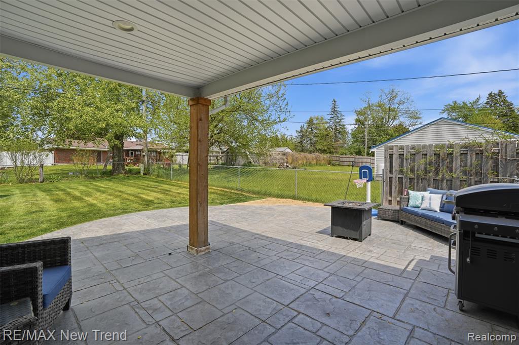 6070 Hackett, Waterford, MI 48327 — Photo 23