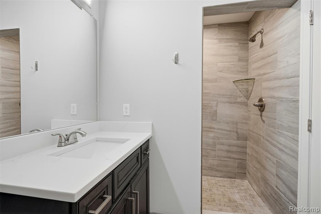 56496 Leeds Lane, Macomb, MI 48042 — Photo 26