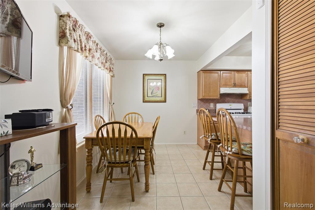 3164 Woods Circle, Detroit, MI 48207 — Photo 8