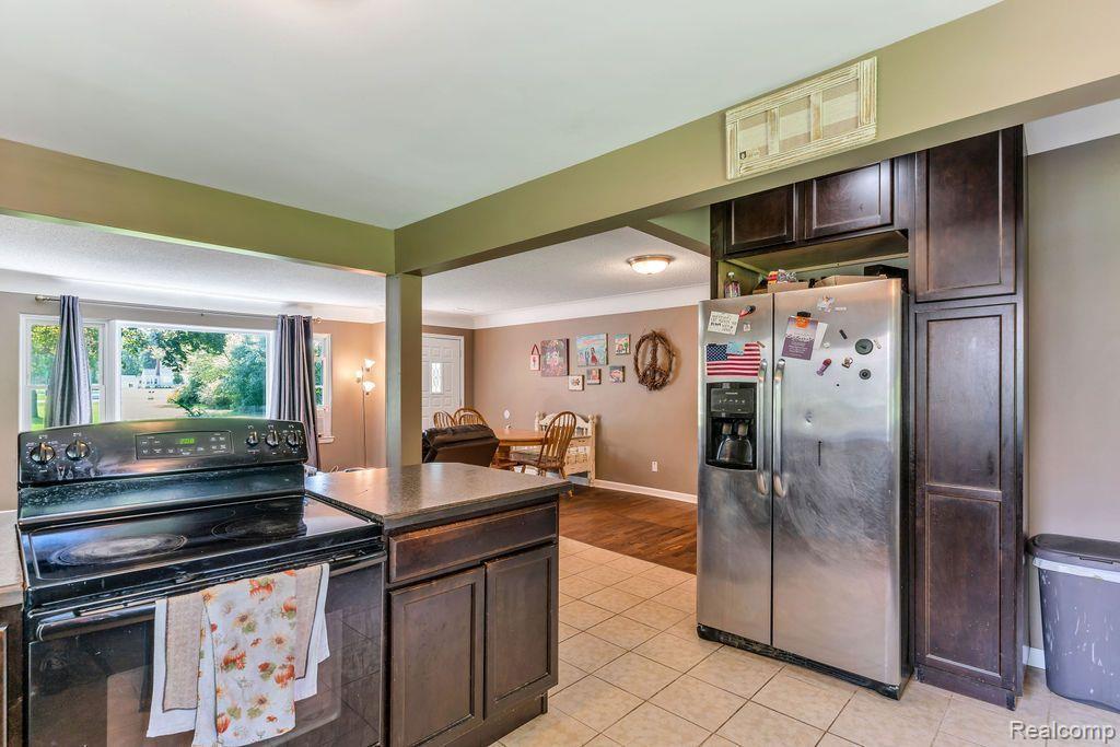 6481 DAVISON Road, Burton, MI 48509 — Photo 12