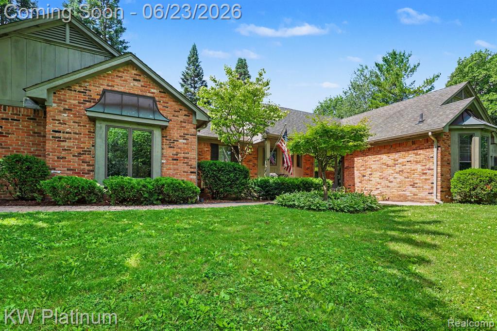 41945 Hillview Drive, Sterling Heights, MI 48314 — Photo 26