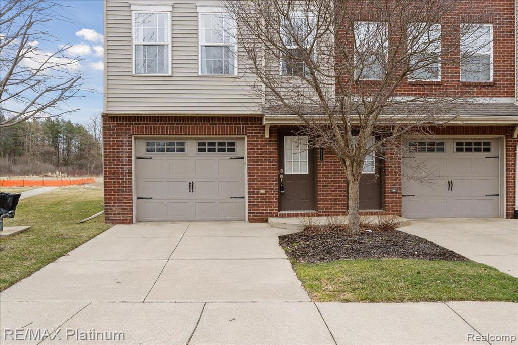 2188 KNOTTY PINE Trail, Howell, MI 48855 — Photo 2
