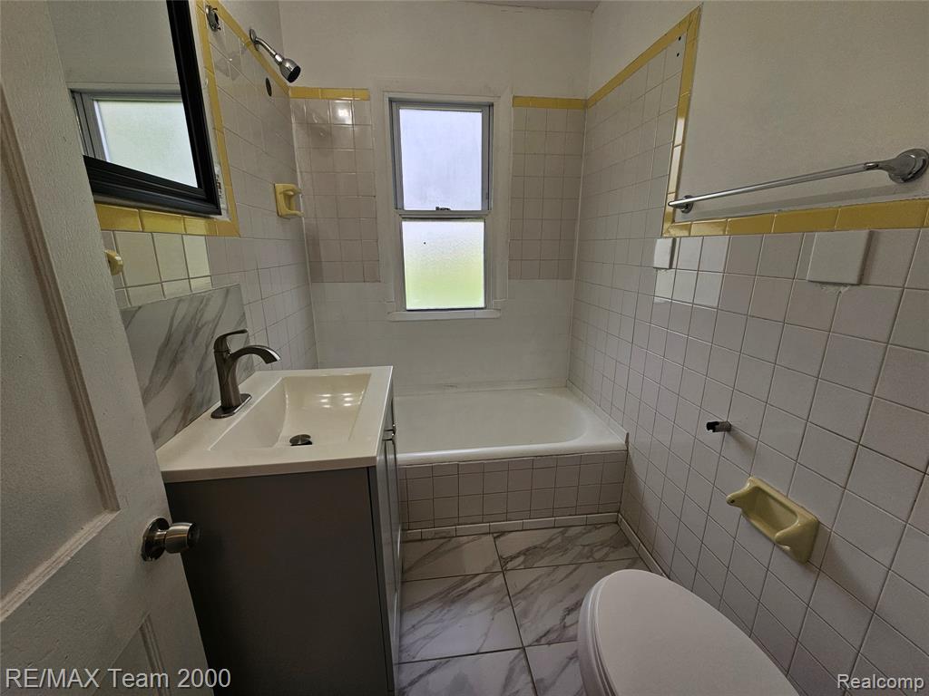 7005 Orchard Avenue, Dearborn, MI 48126 — Photo 11