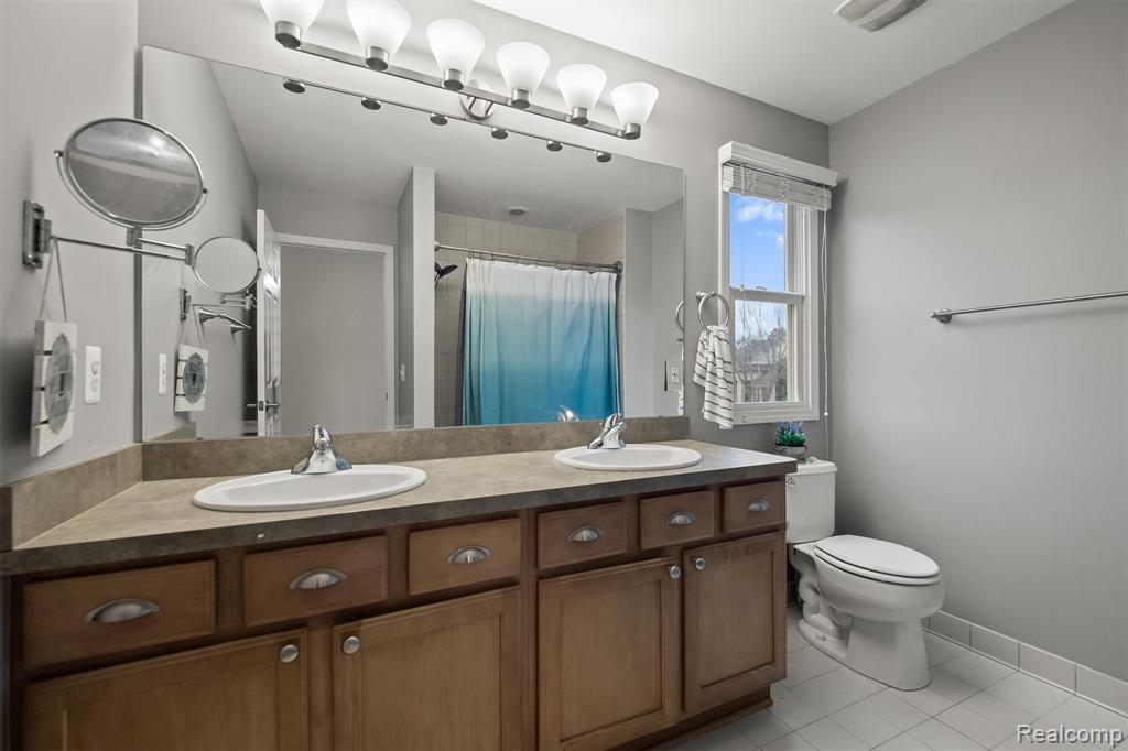 6135 Strawberry Circle, Commerce Twp, MI 48382 — Photo 20