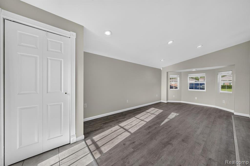 30534 Hennigan Street, Roseville, MI 48066 — Photo 9