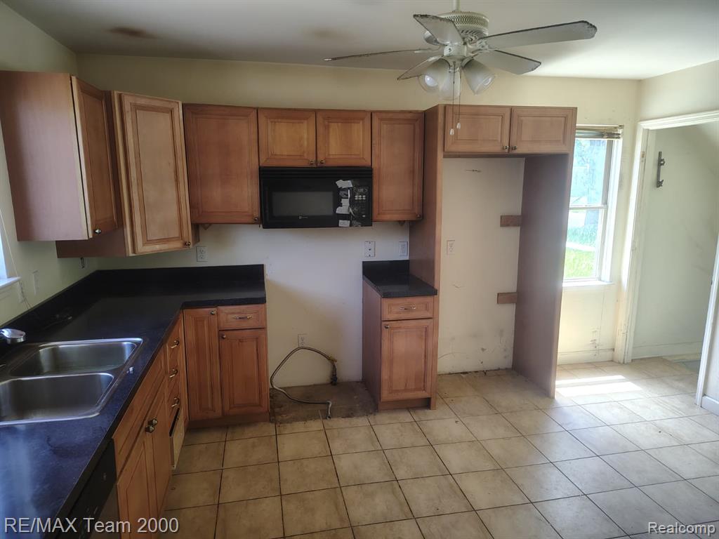 19452 Troy Place, Highland Park, MI 48203 — Photo 21