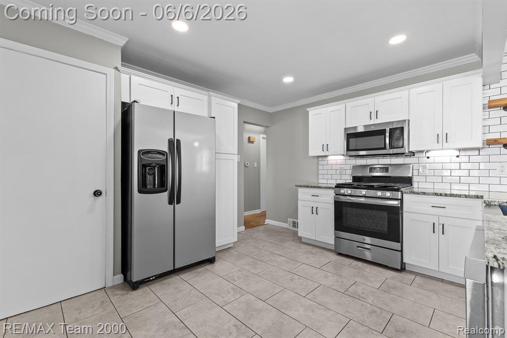 28952 Bridge Street, Garden City, MI — Photo 12